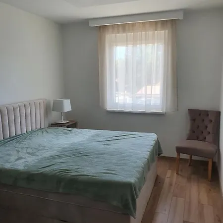 Apartment Sunshine Turquoise Apartman Zamardi